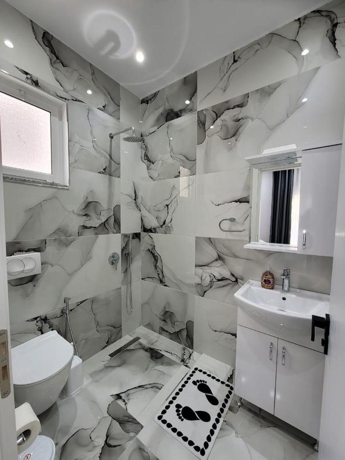 Luxury Room'S By Lika Saranda Dış mekan fotoğraf